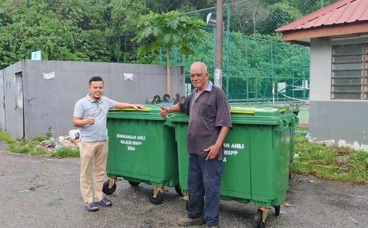  SUMBANGAN 2 UNIT TONG SAMPAH BAGI KEGUNAAN PENDUDUK FLAT TAMAN DESA GENTING (DUN PULAU BETONG)