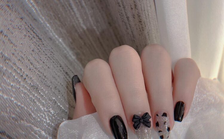  Inspirasi Nail Art Minimalis yang Elegan dan Modern
